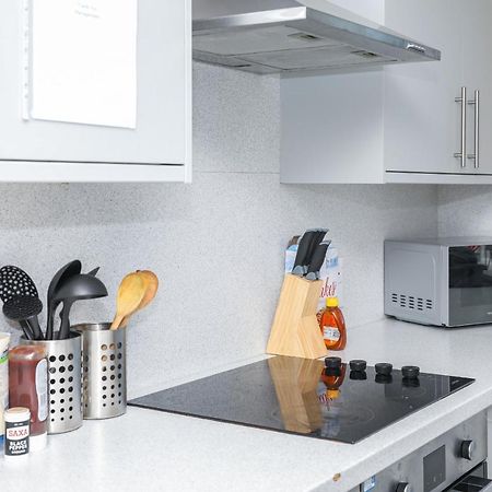 Modern Guest House - Central Inverness - Complimentary Snacks - Free Parking Buitenkant foto