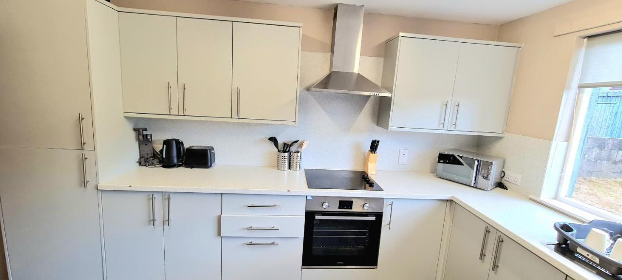 Modern Guest House - Central Inverness - Complimentary Snacks - Free Parking Buitenkant foto