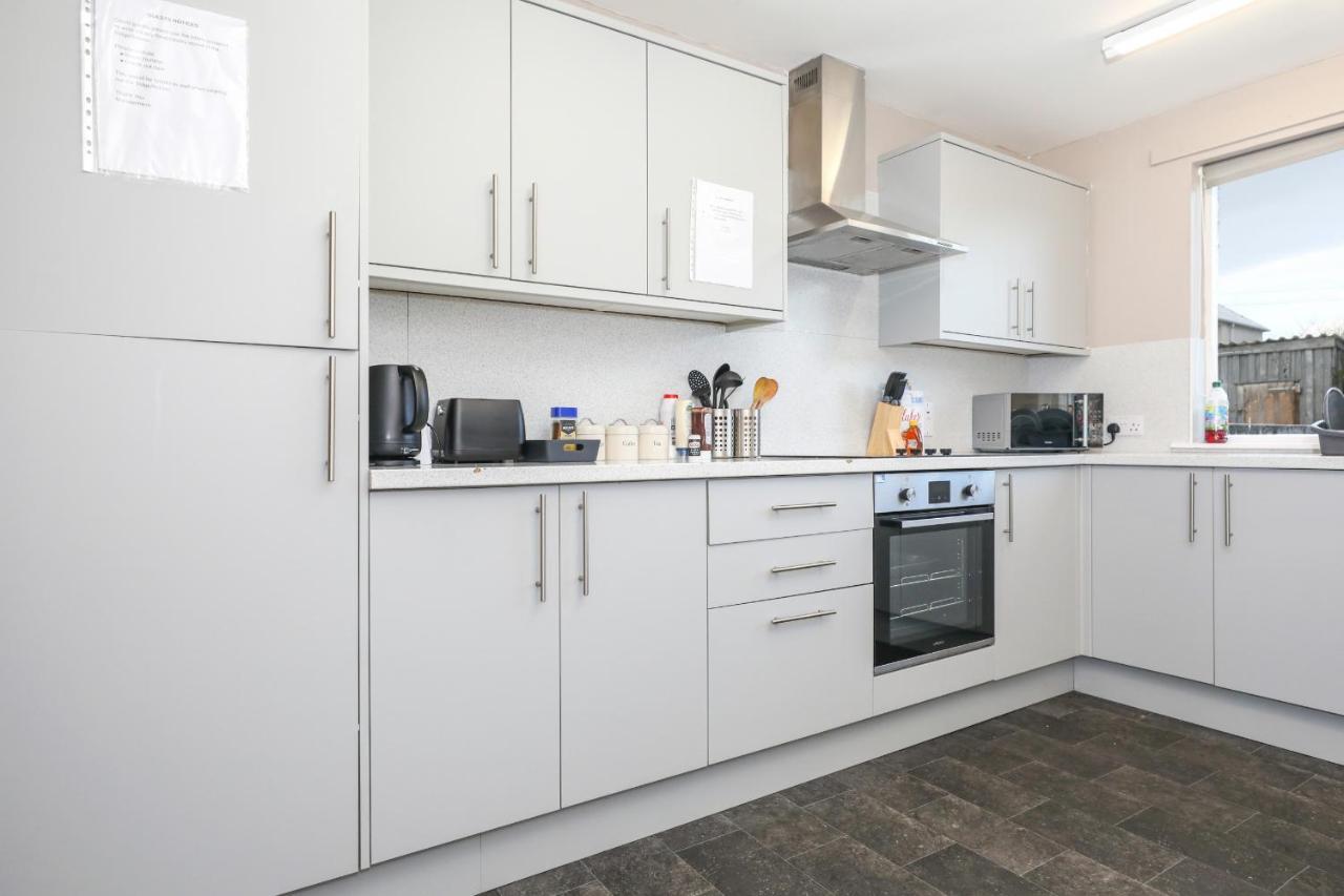 Modern Guest House - Central Inverness - Complimentary Snacks - Free Parking Buitenkant foto