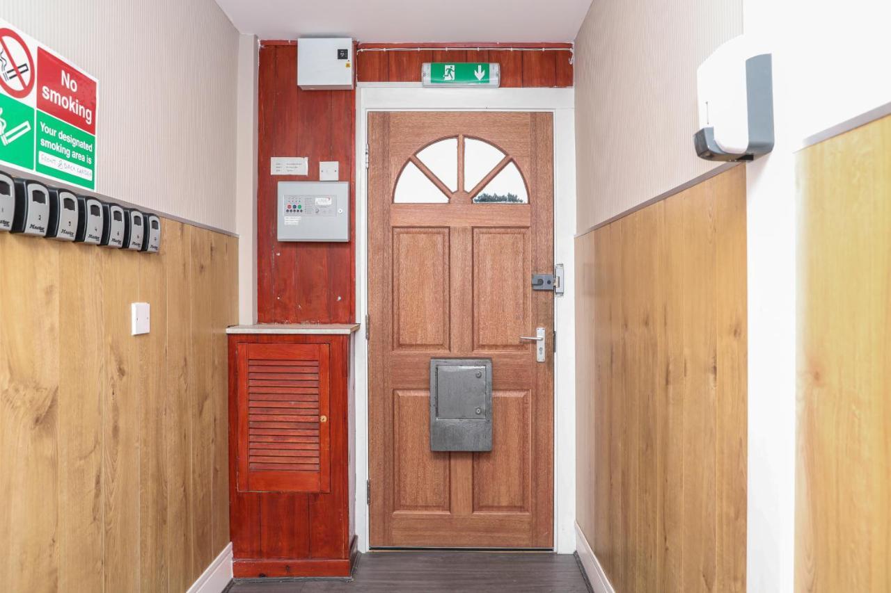 Modern Guest House - Central Inverness - Complimentary Snacks - Free Parking Buitenkant foto