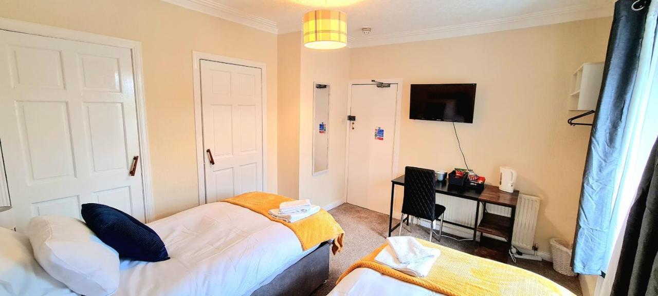 Modern Guest House - Central Inverness - Complimentary Snacks - Free Parking Buitenkant foto