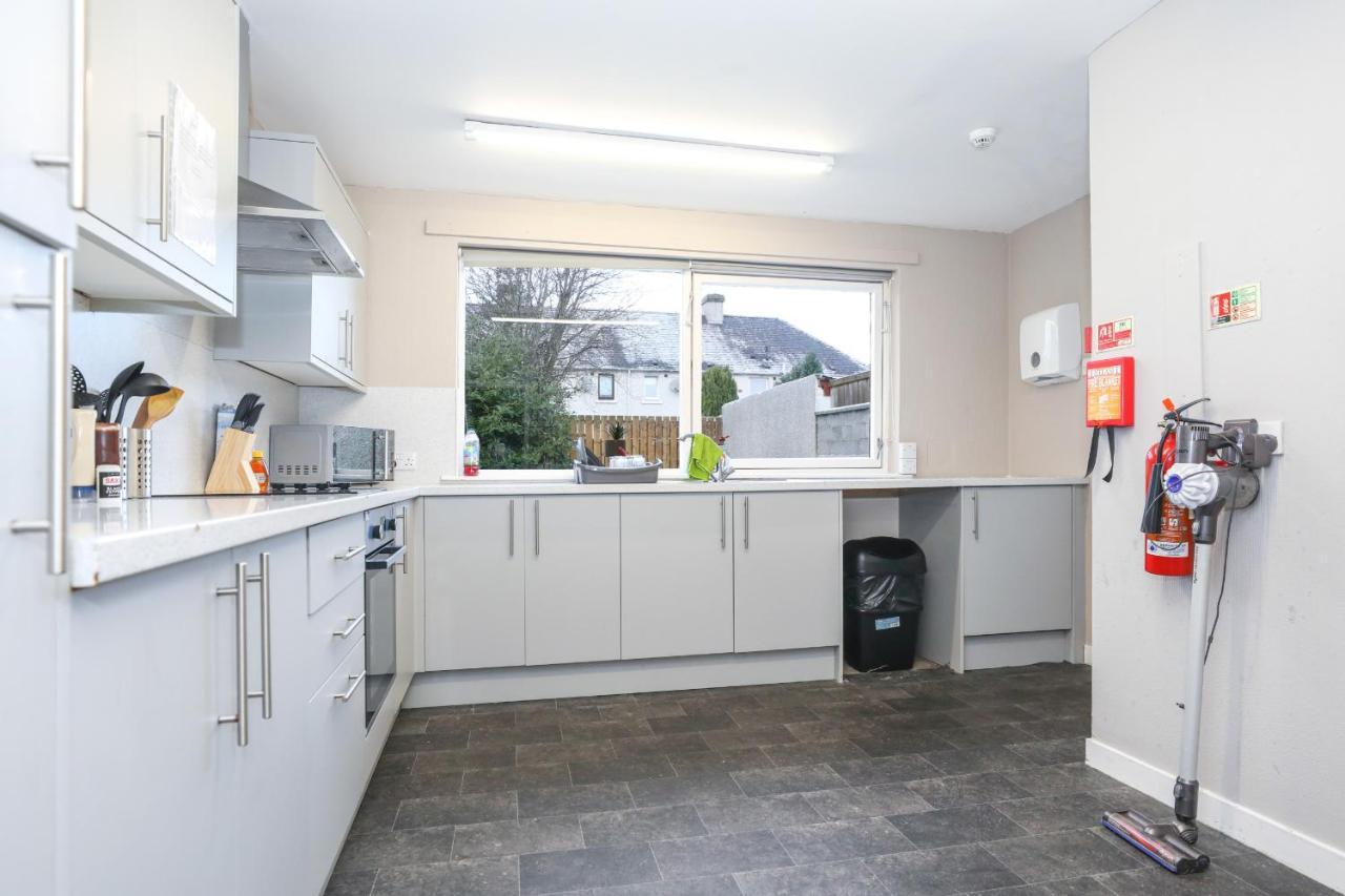 Modern Guest House - Central Inverness - Complimentary Snacks - Free Parking Buitenkant foto