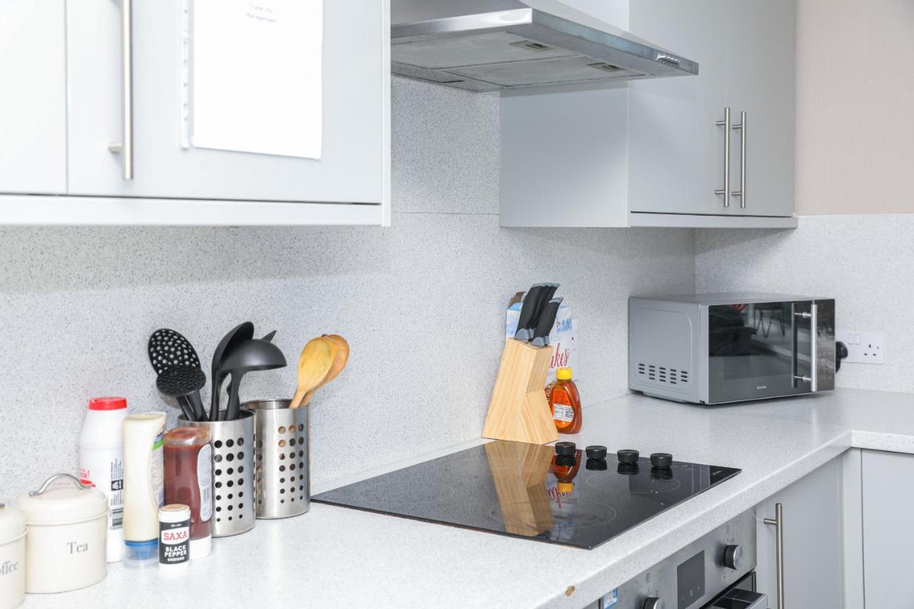 Modern Guest House - Central Inverness - Complimentary Snacks - Free Parking Buitenkant foto