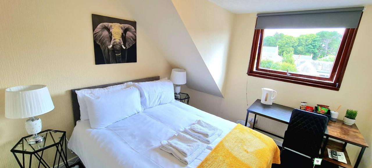 Modern Guest House - Central Inverness - Complimentary Snacks - Free Parking Buitenkant foto